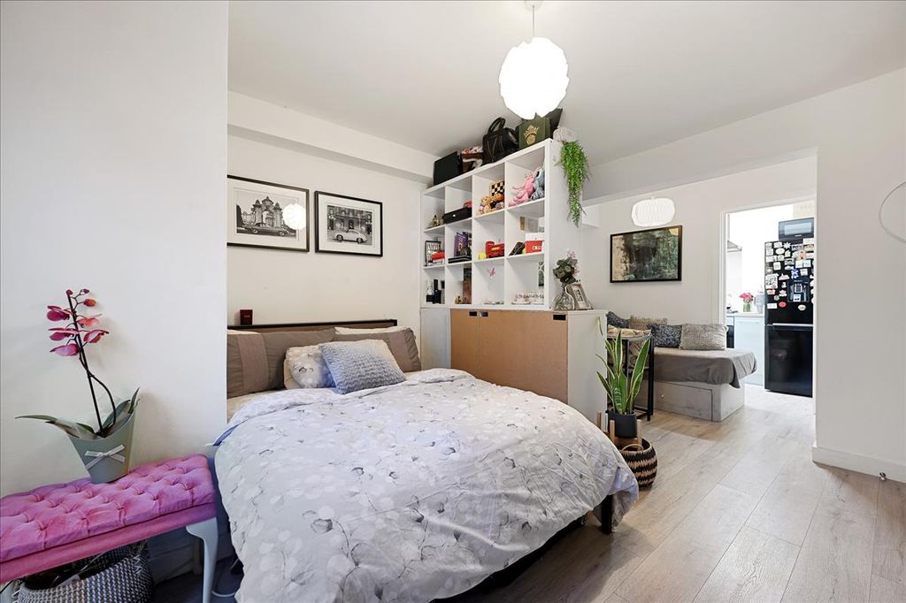 Property photo 3 of 9