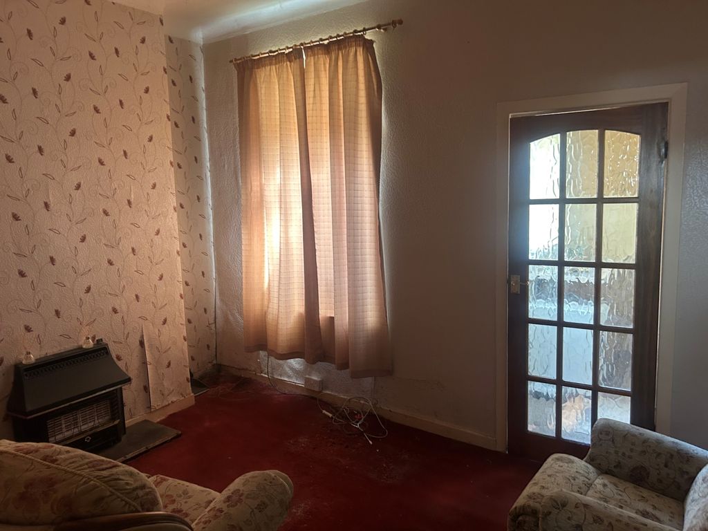 Property photo 2 of 10 1