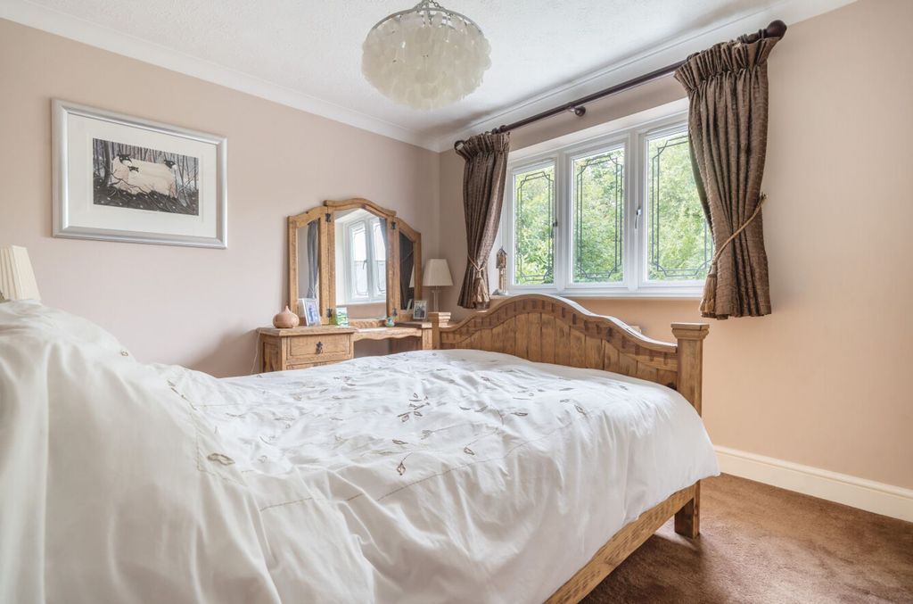 Additional image 15 of 5 bed detached house for saleHoggarth Close, Petersfield GU31
