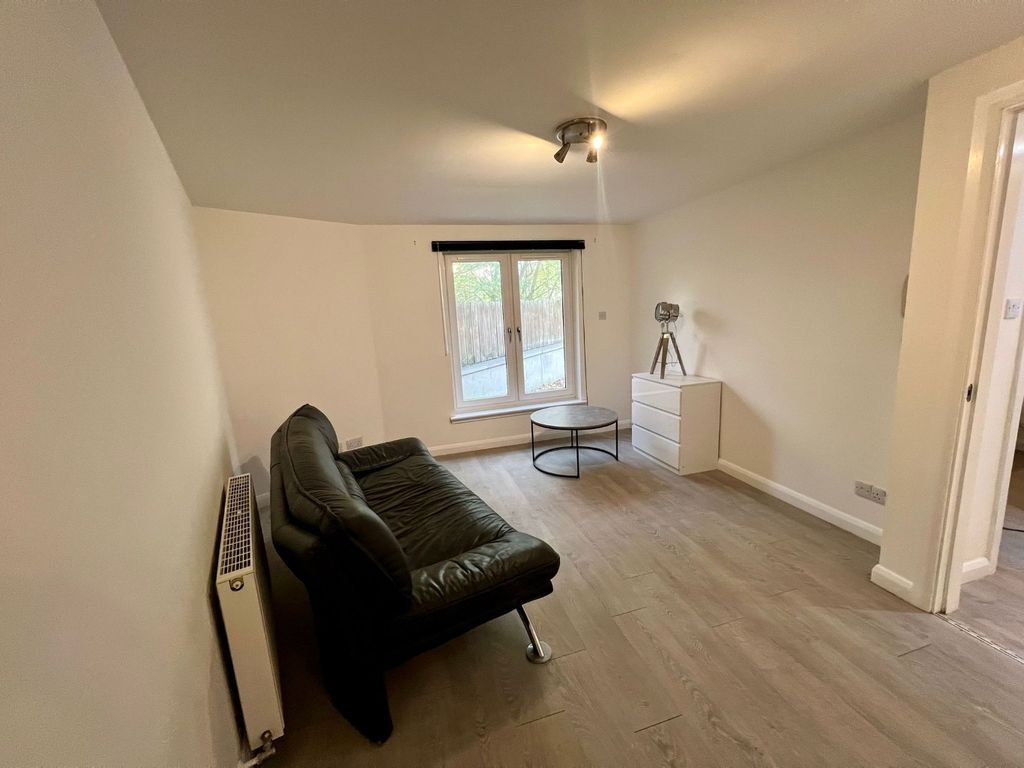 Property photo 2 of 9 Photo 2