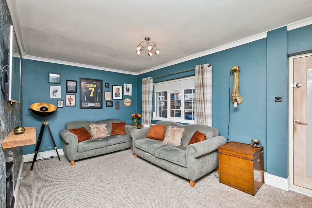 Property photo 3 of 17 Photography