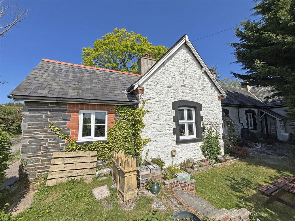 Property photo 1 of 28 Front Aspect.Jpg
