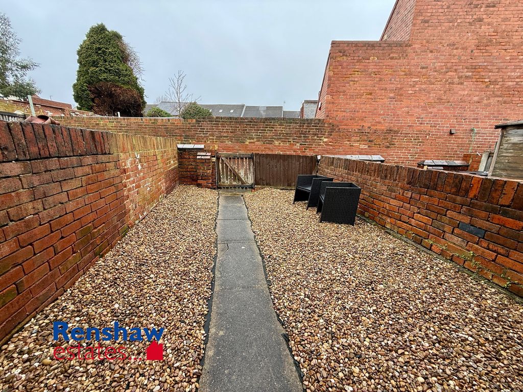 Property photo 3 of 9 R (1)