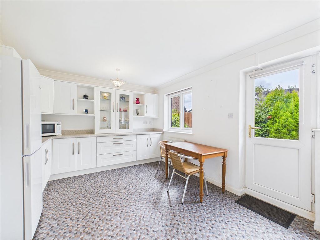 Property photo 2 of 17 Kitchen