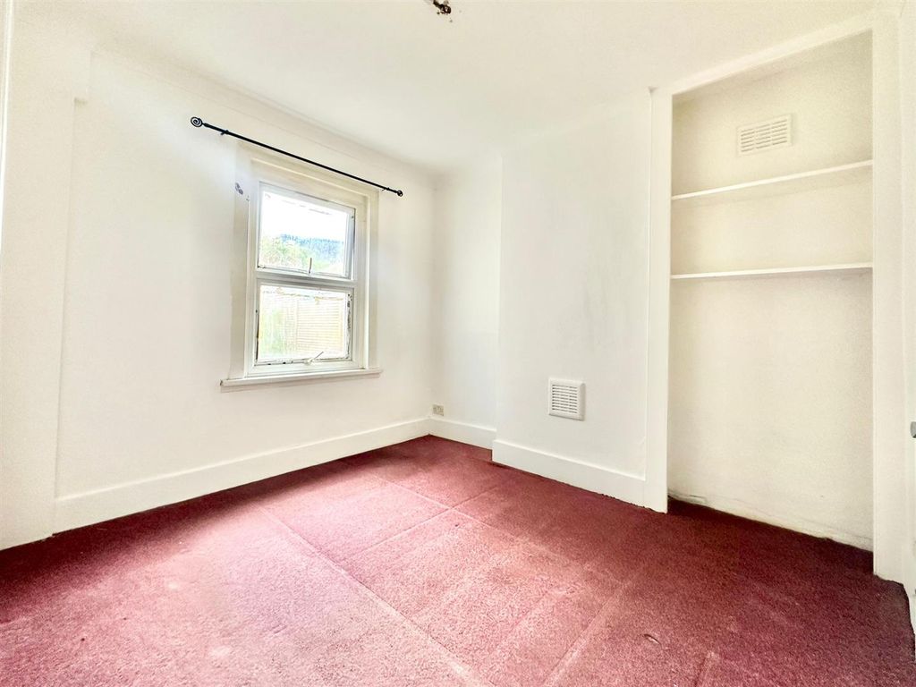 Property photo 2 of 3 Room.Jpeg