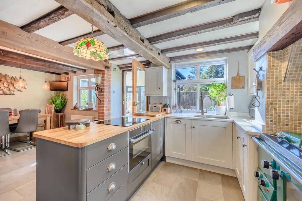 Property photo 2 of 28 Dining Kitchen 6