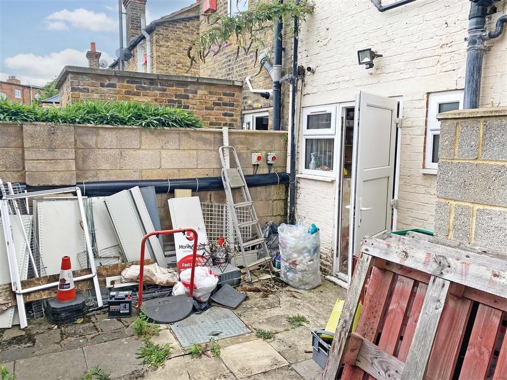 Property photo 2 of 3