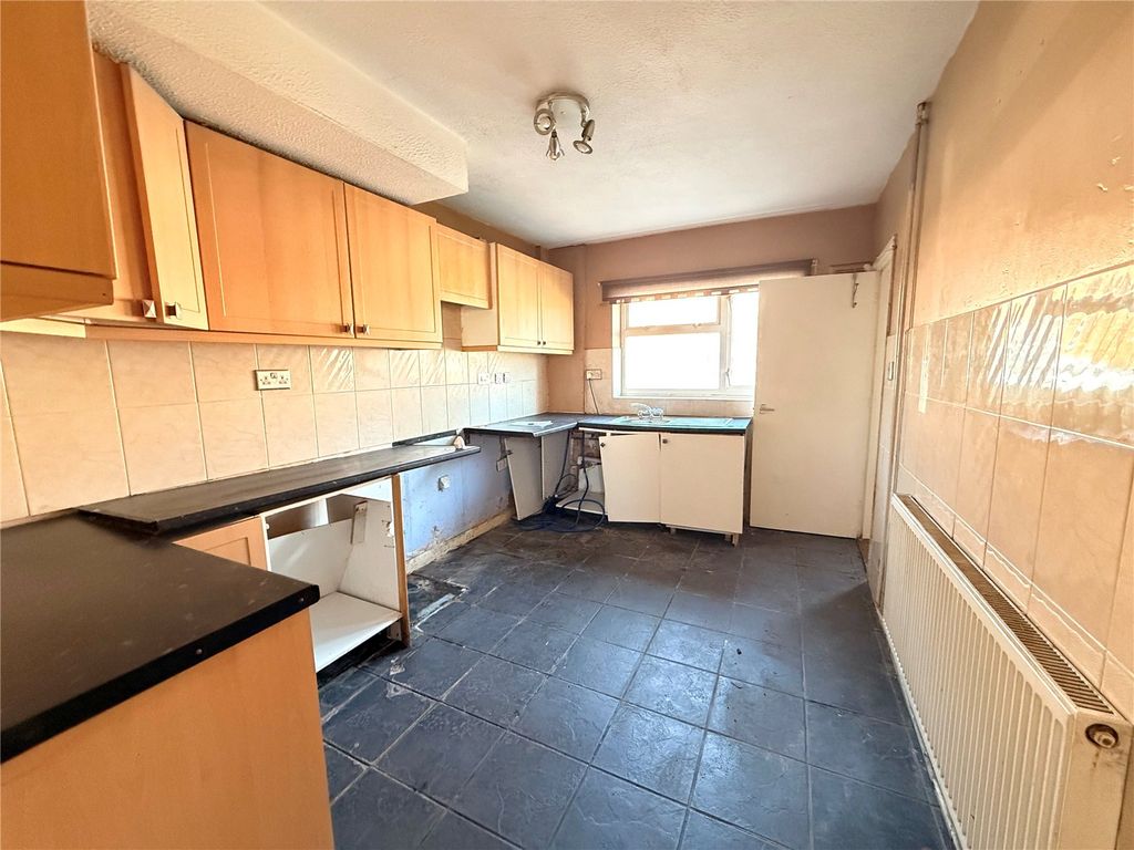 Property photo 2 of 15 Picture No. 12