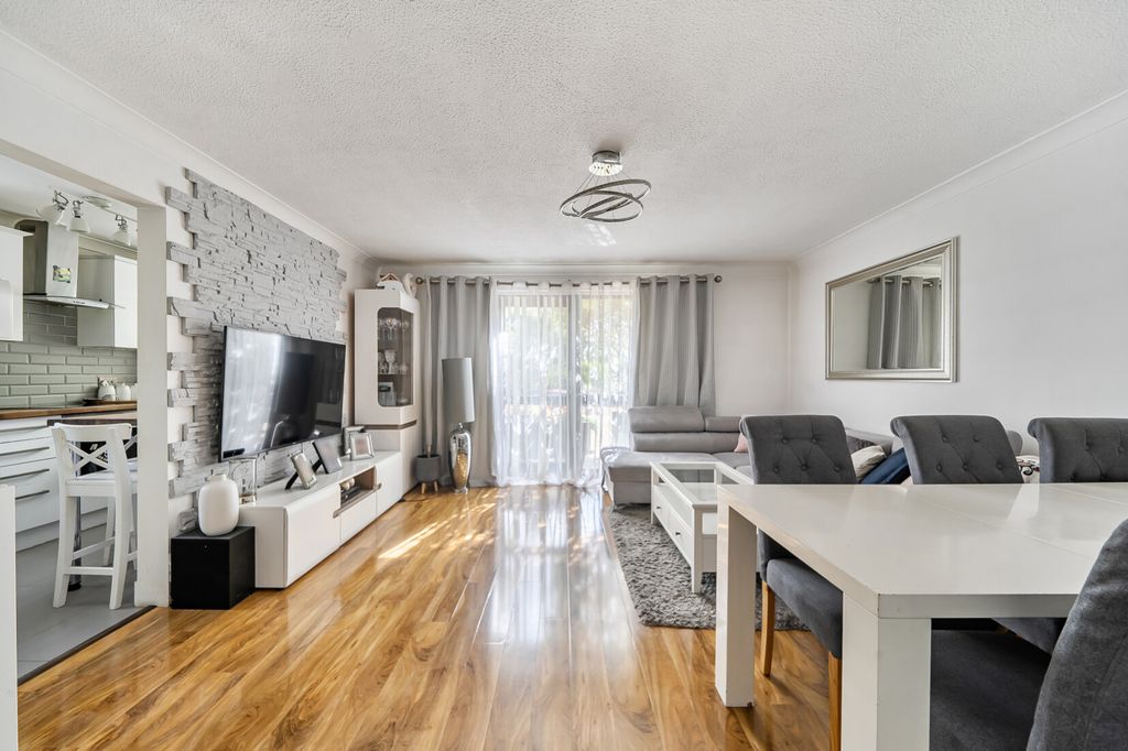 Property photo 2 of 11 1513728-5-6A91998...
