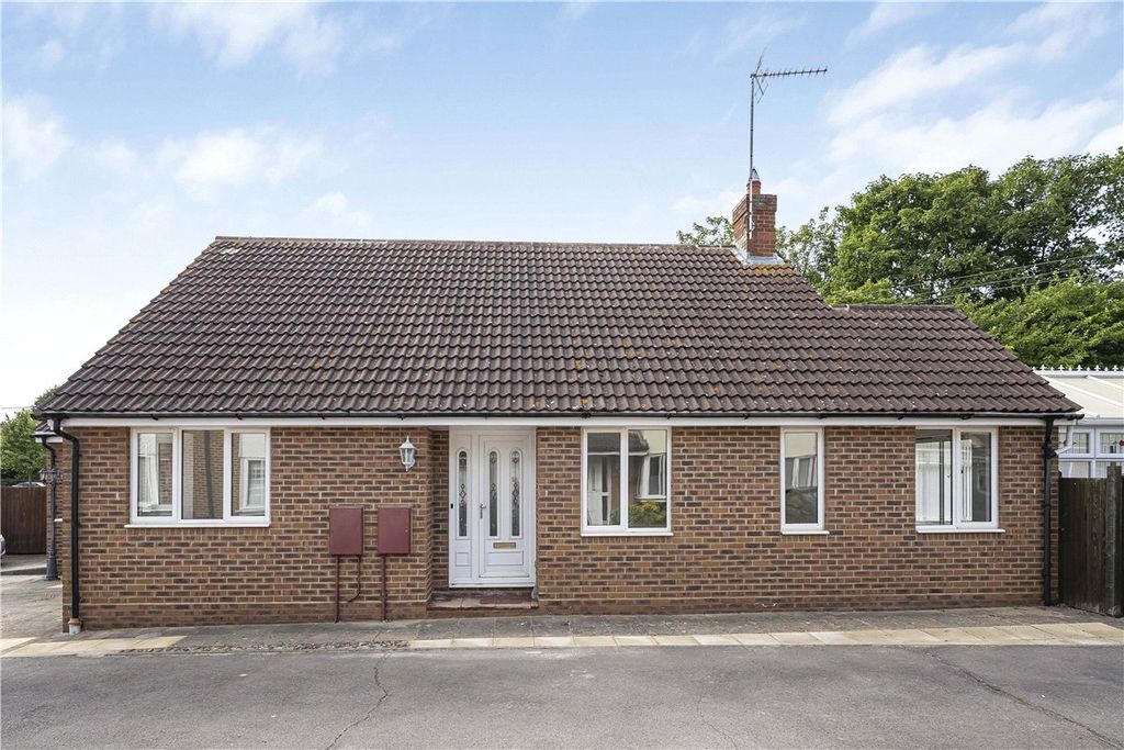 Property photo 1 of 23 Picture No. 01