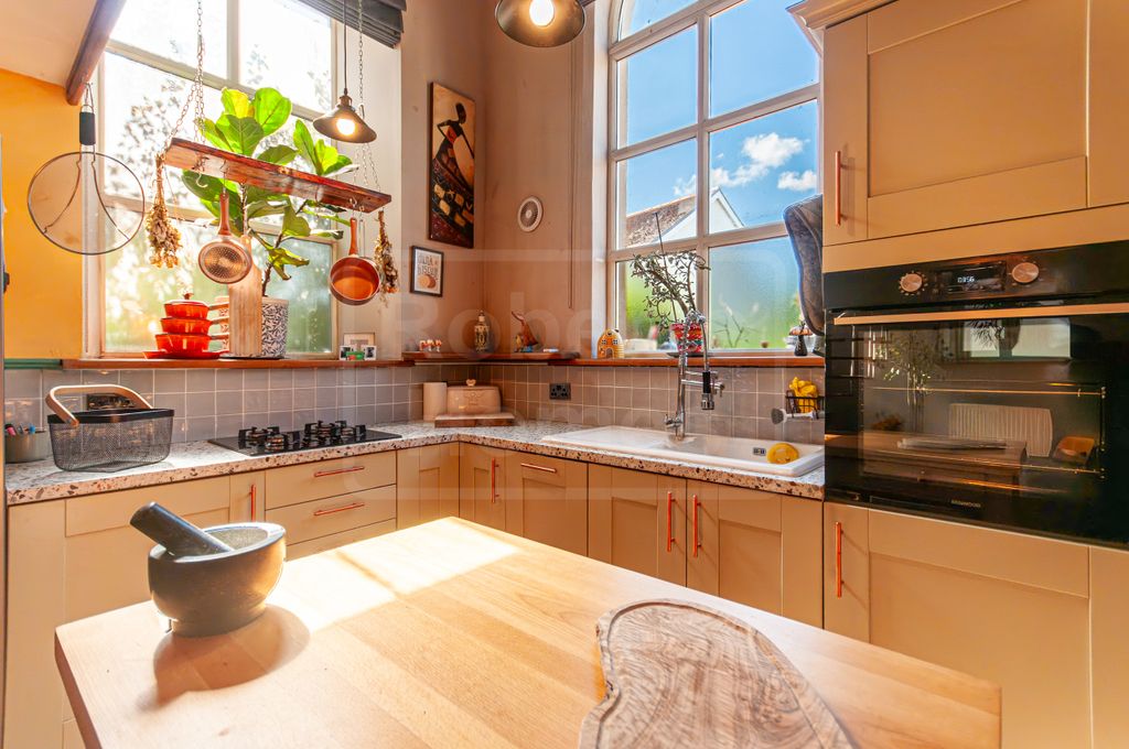 Property photo 2 of 36 Vestry Kitchen