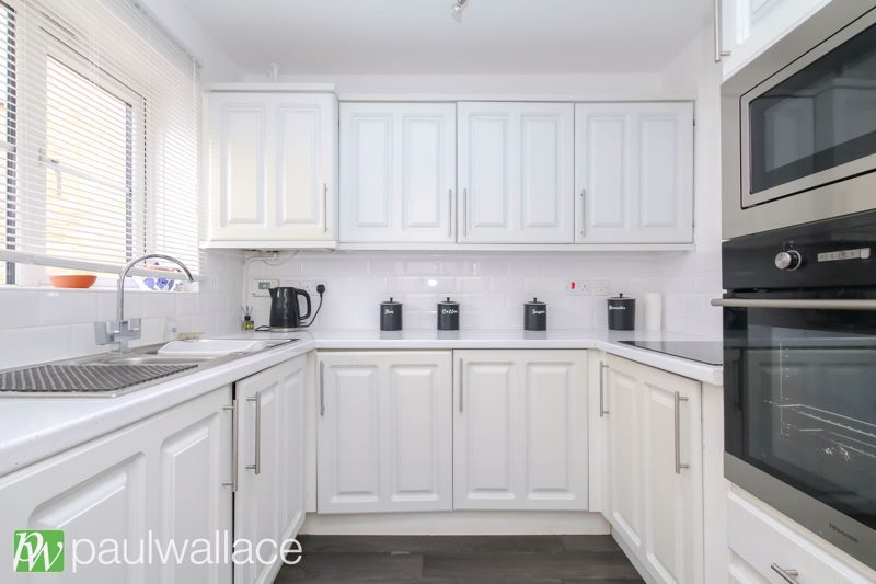Property photo 3 of 16 Kitchen
