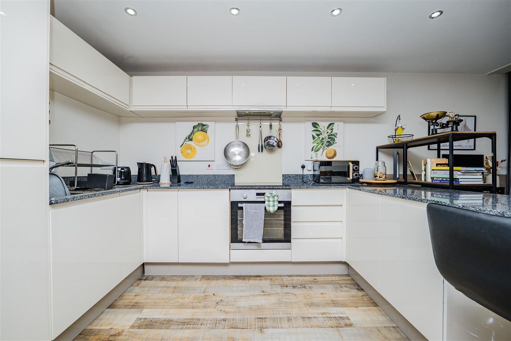 Property photo 3 of 21 P1388164.Jpg