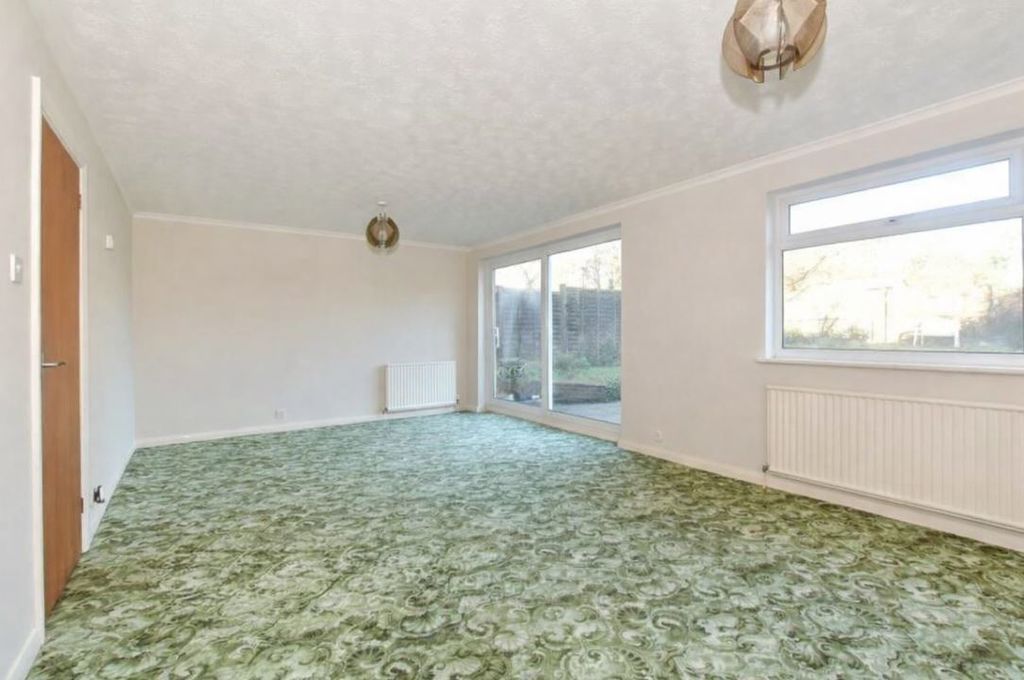 Property photo 3 of 10 Photo 3