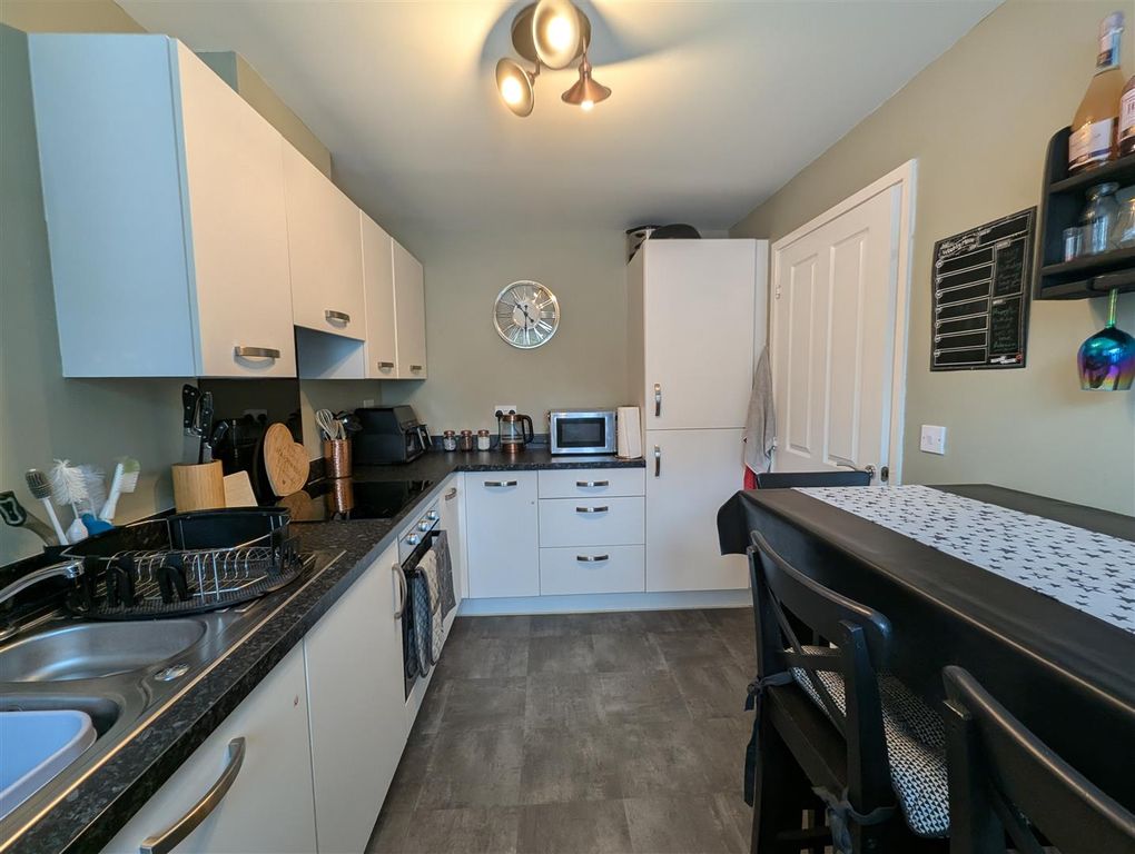 Property photo 3 of 10 Kitchen/Diner