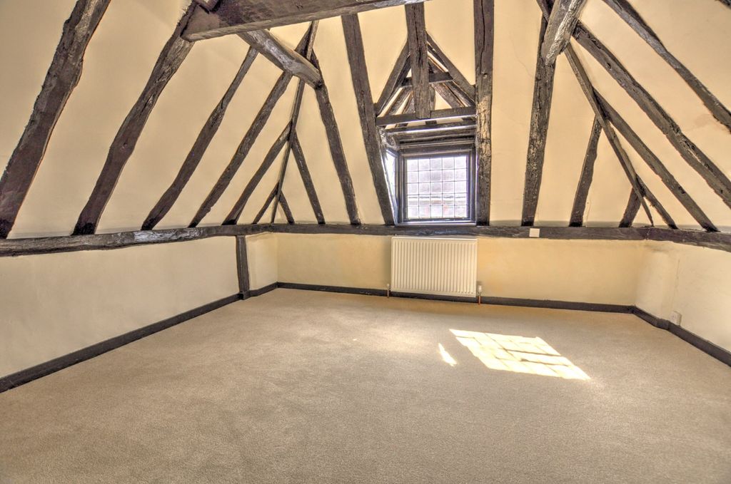 Property photo 2 of 13 30001990-Hr-9