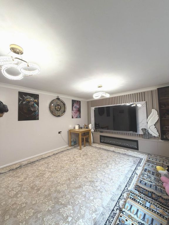 Property photo 3 of 23