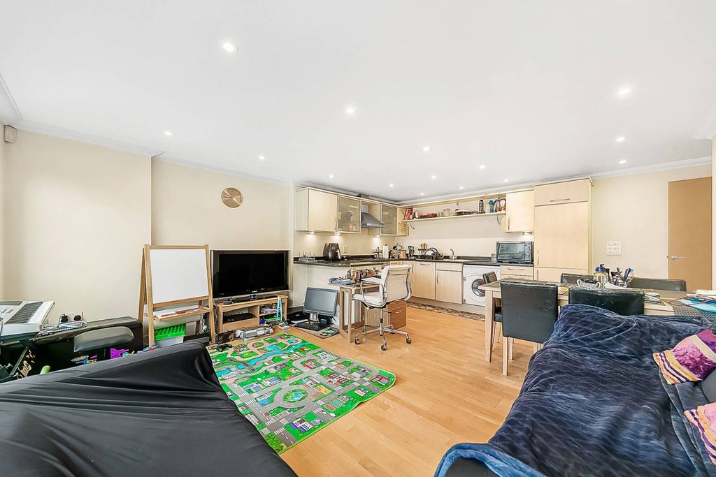 Property photo 2 of 9