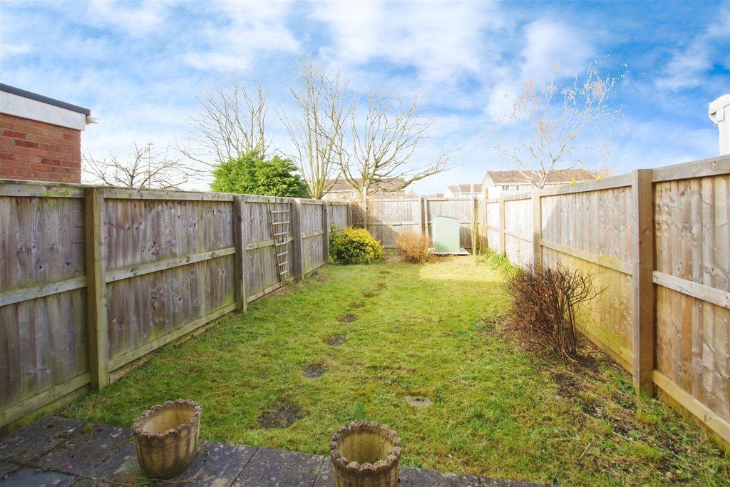 Property photo 2 of 8