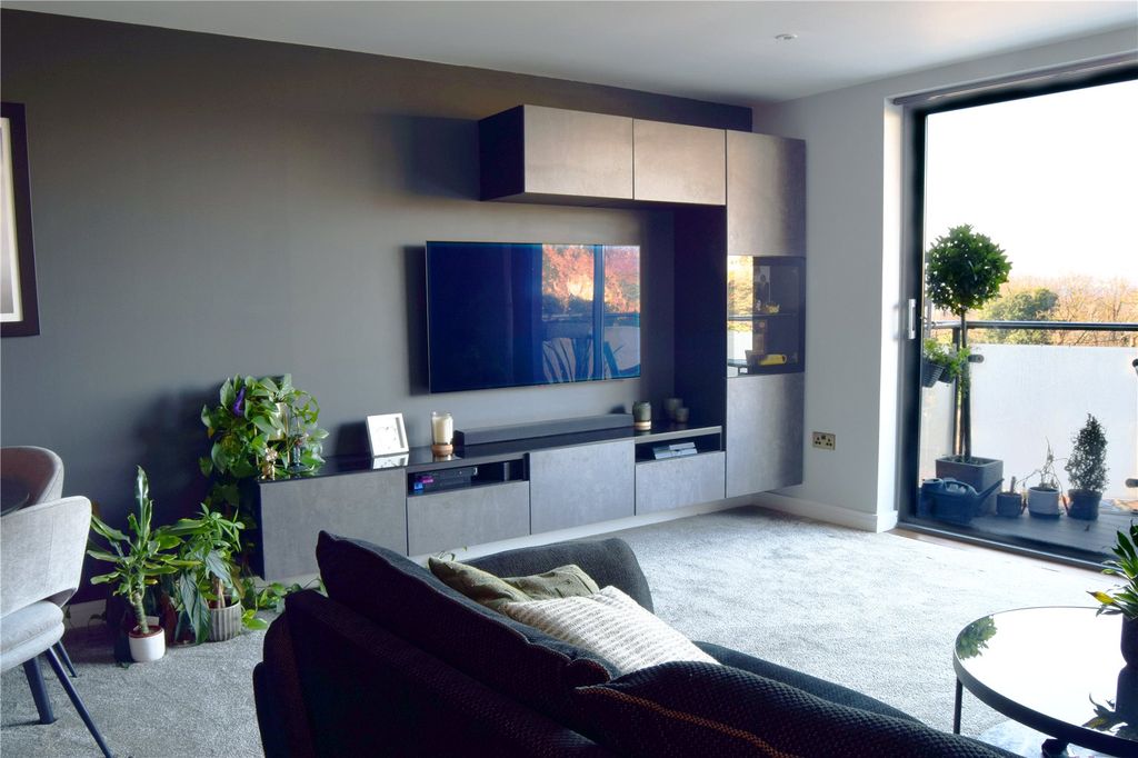 Property photo 3 of 14 Living Area