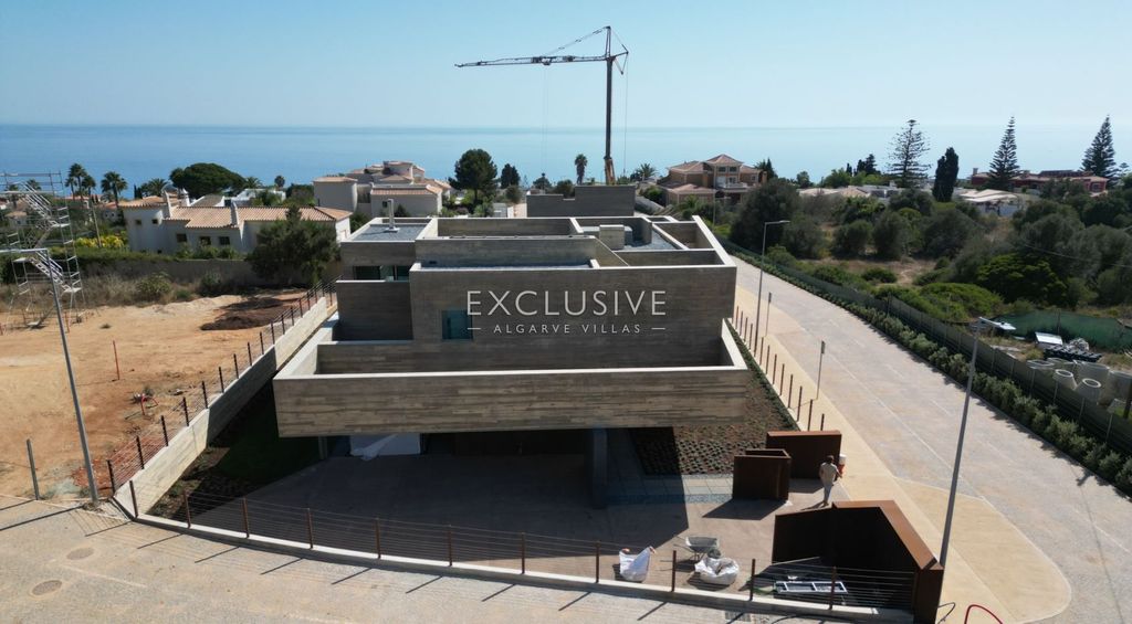 Property photo 2 of 31