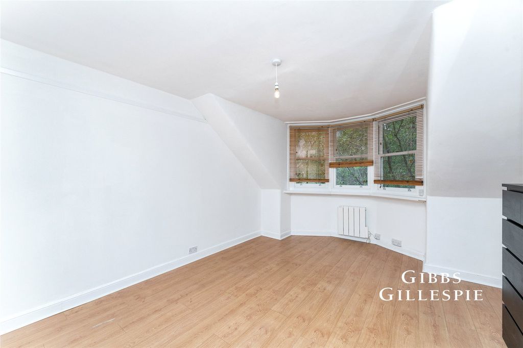 Property photo 2 of 10 Picture No. 11