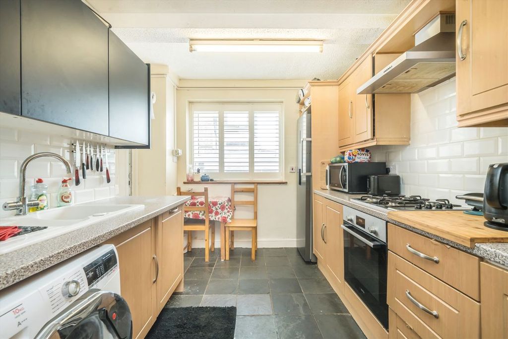 Property photo 2 of 5