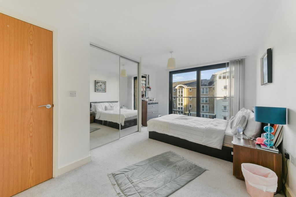 Property photo 3 of 6