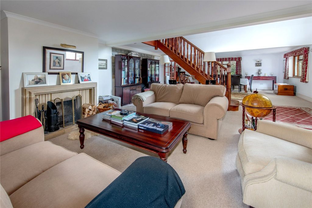 Property photo 2 of 32 Picture No. 14