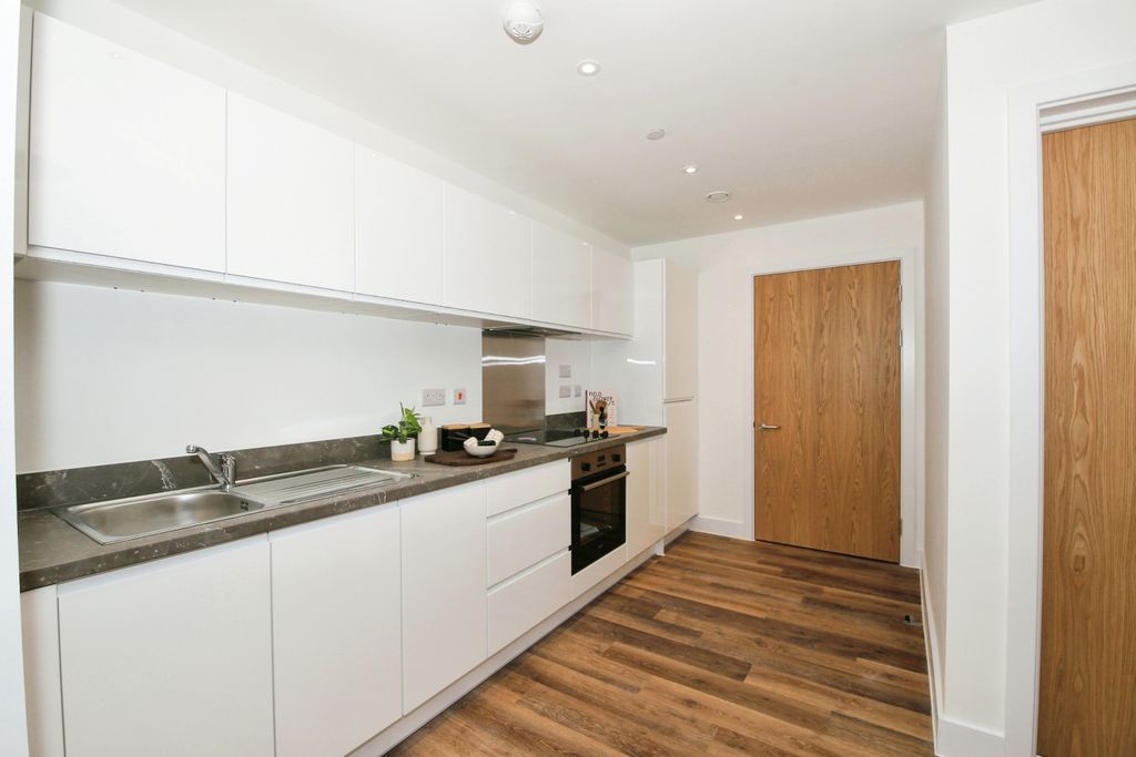 Property photo 2 of 8 Kitchen