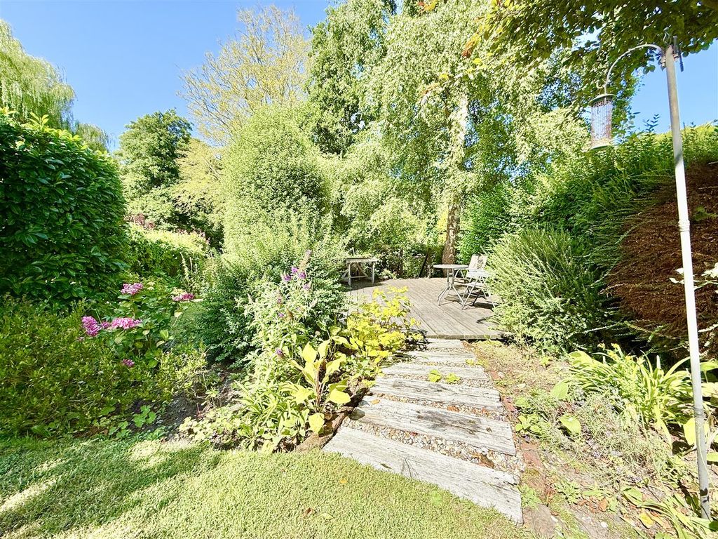 Property photo 3 of 36 Garden