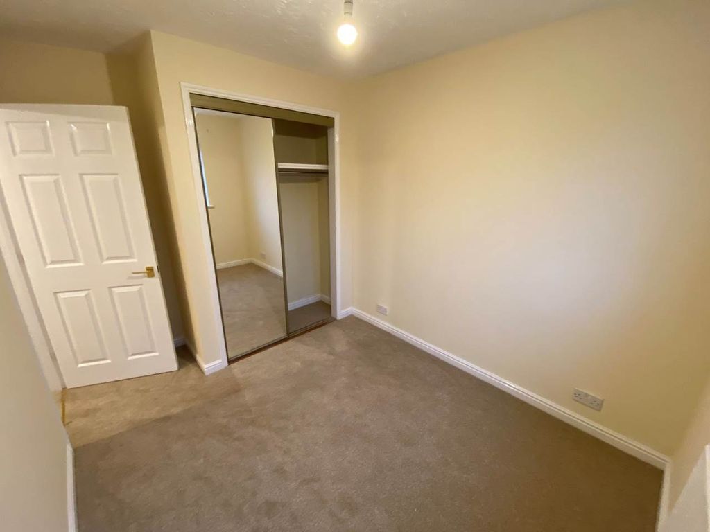 Property photo 3 of 8 Bush Bed 1