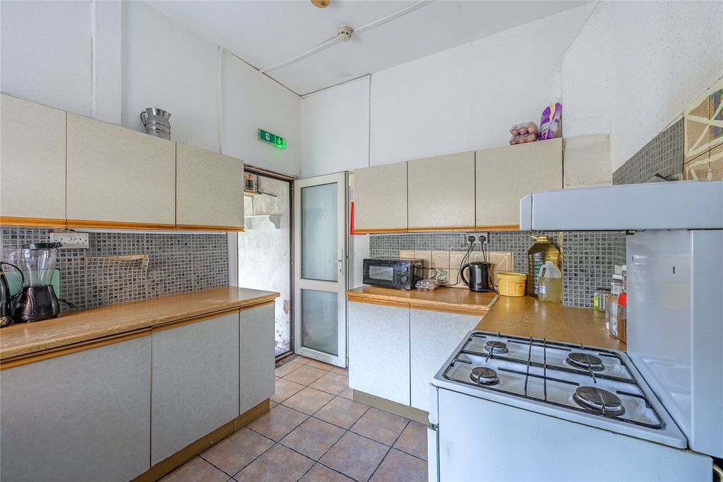 Property photo 3 of 30 Picture No. 04