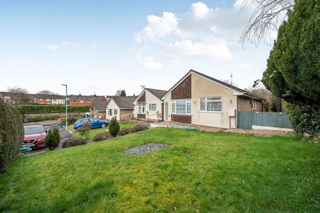 Property photo 2 of 20