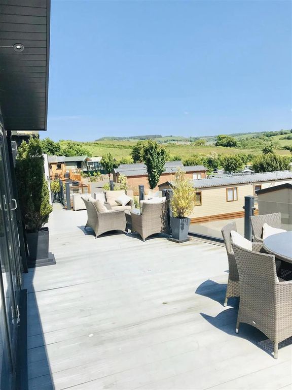 Property photo 3 of 58 42ft Treble Veranda