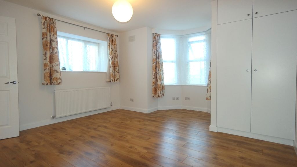 Property photo 3 of 11 Sam_0541