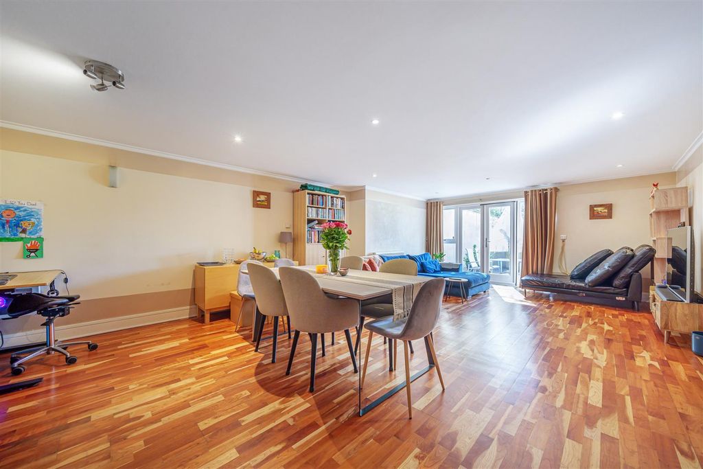 Property photo 3 of 12 Hollis Morgan Residential Sales