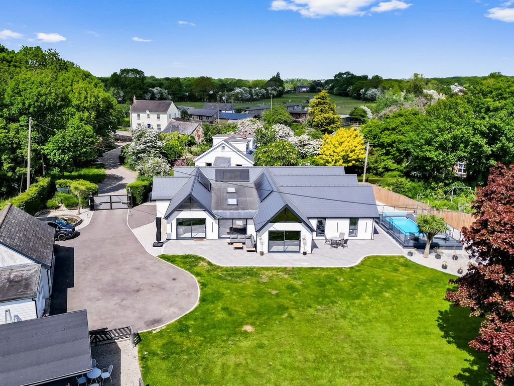 Property photo 1 of 44