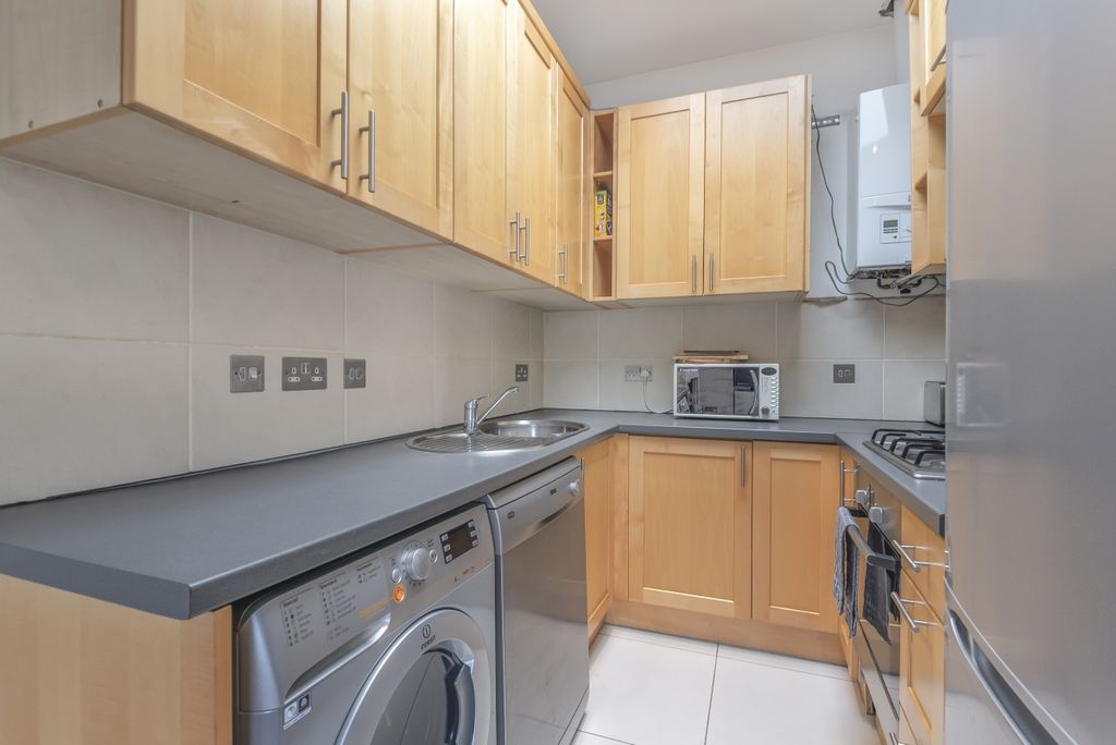 Property photo 2 of 7 520711 (3)