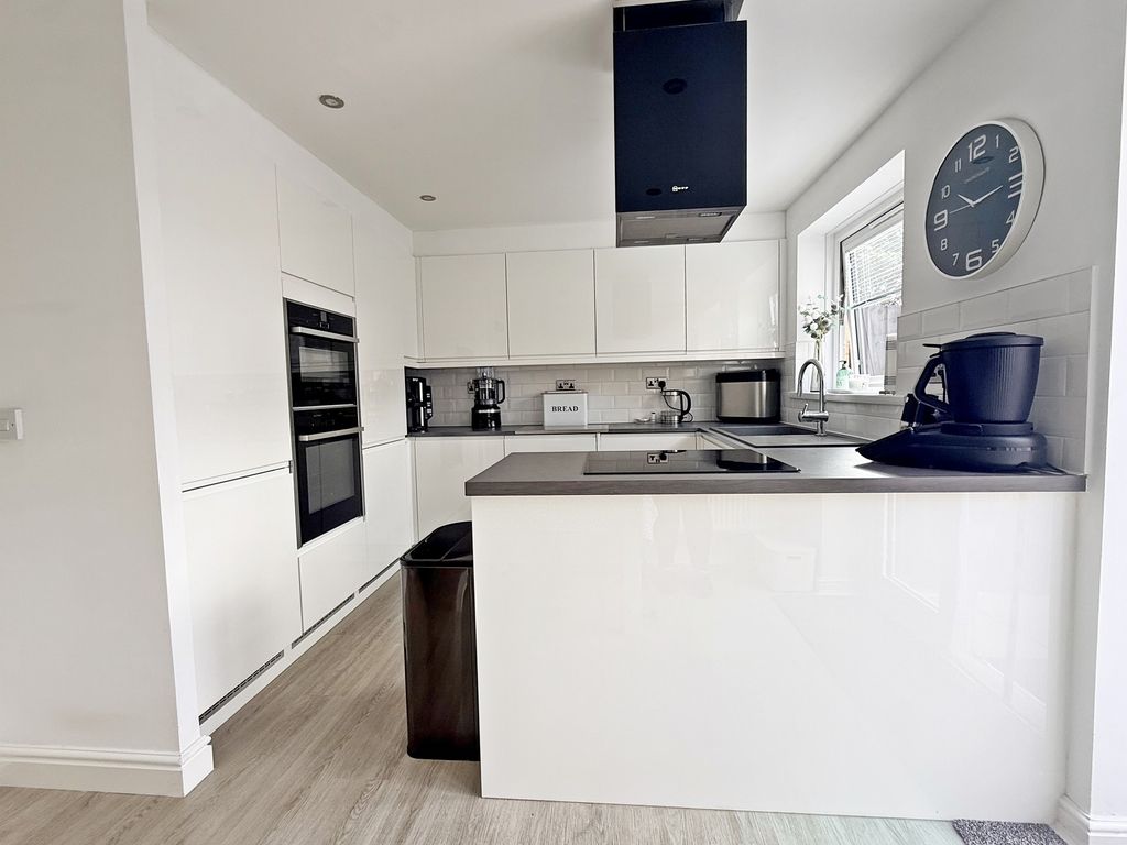 Property photo 3 of 27 Kitchen-Diner