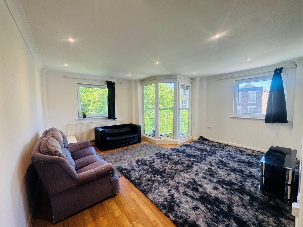 Property photo 1 of 10 View