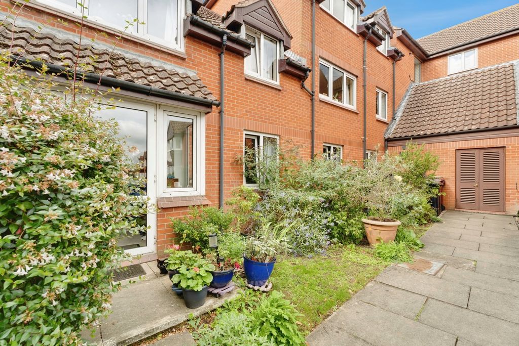 Property photo 1 of 16 Pbox-Img.Jpg