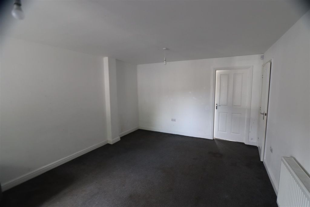 Property photo 2 of 14 Lounge.Jpg