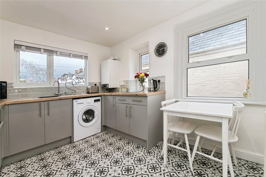 Property photo 3 of 17 Picture No. 25