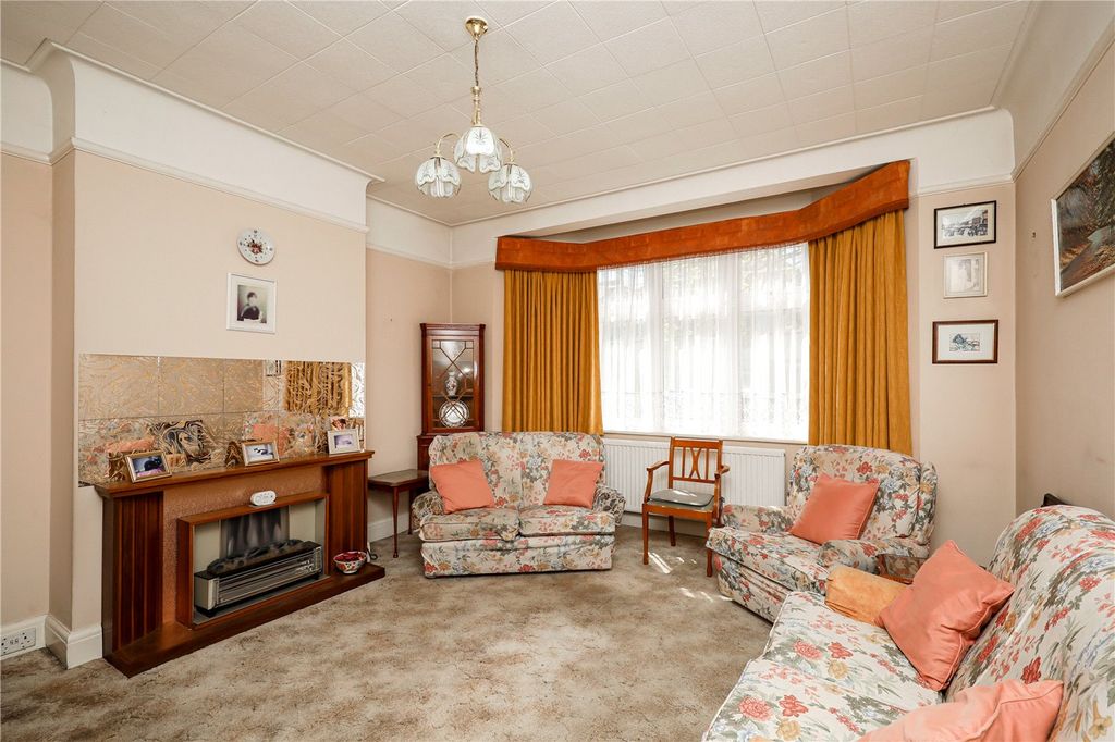 Property photo 2 of 18 Picture No. 16