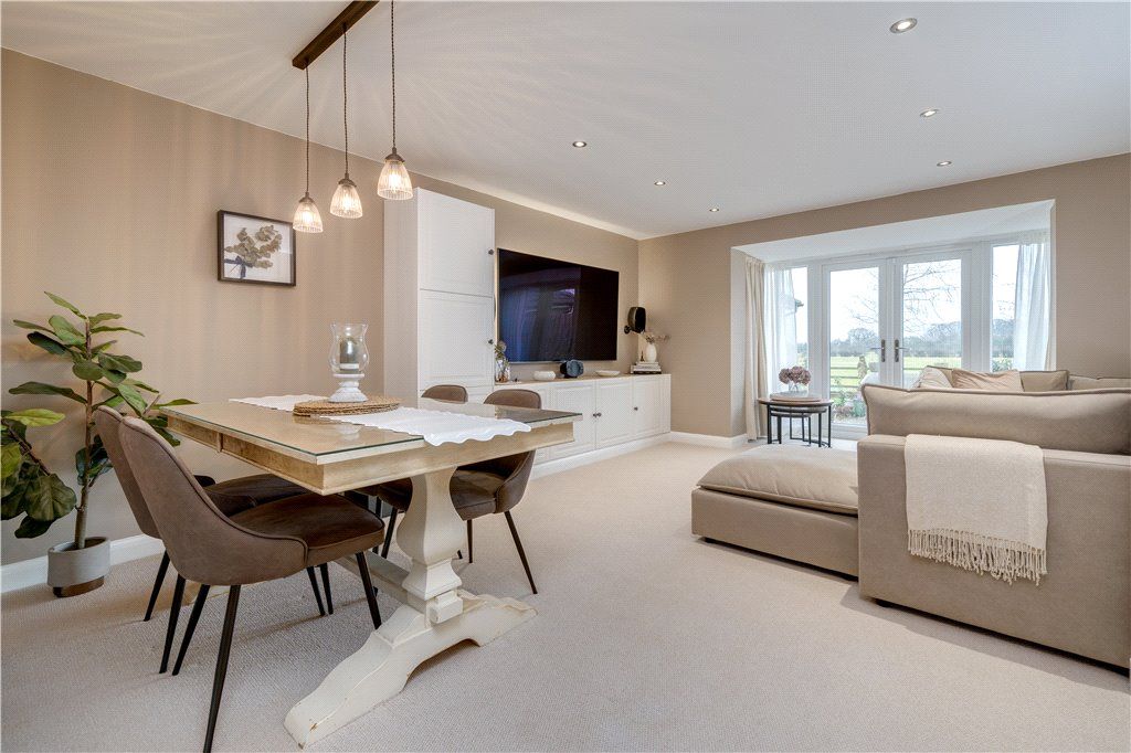 Property photo 3 of 22 Sitting Room