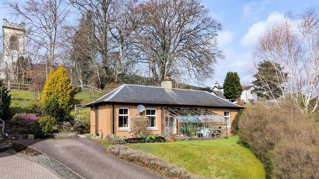 Property photo 3 of 25