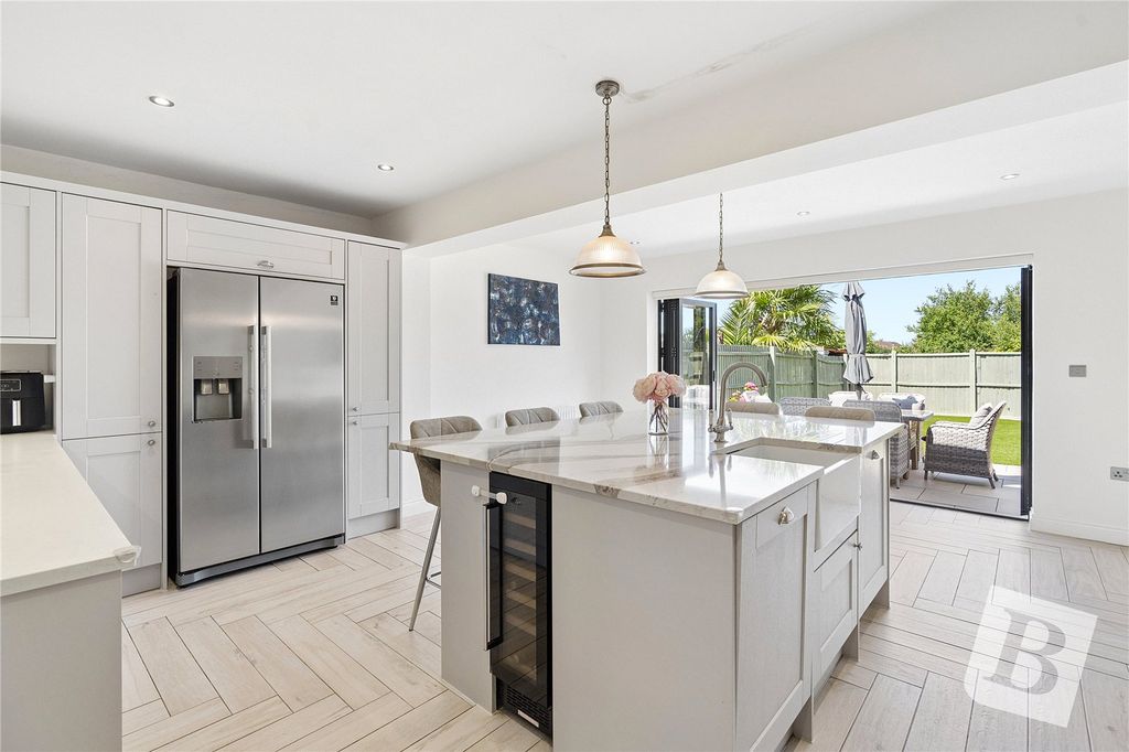Property photo 2 of 17 Kitchen/Diner