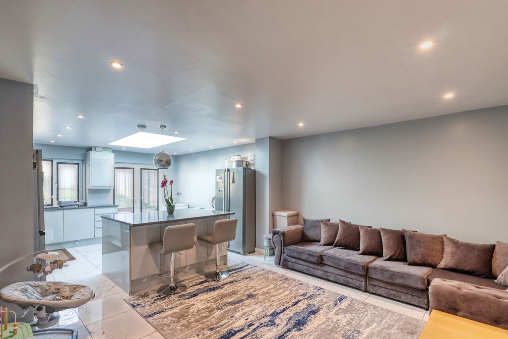 Property photo 2 of 15 Picture No. 08