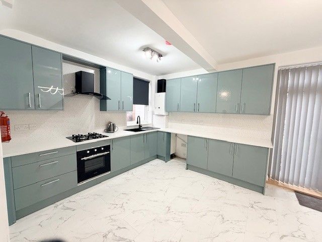 Property photo 2 of 12 Photo